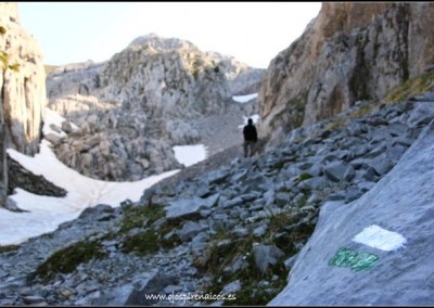 La canales de acceso a la Gruta